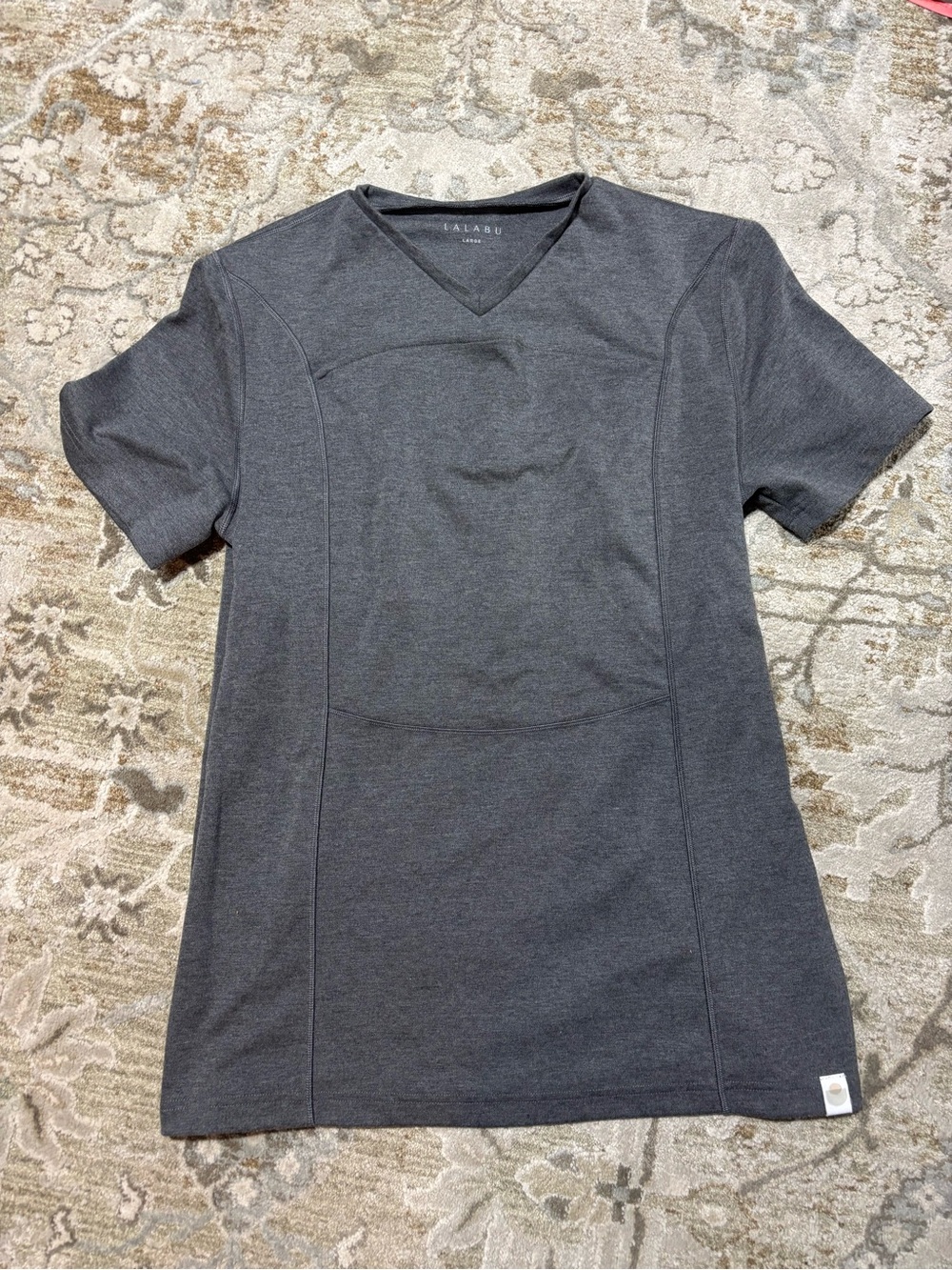 Lalabu men’s dad shirt baby wearing v neck size large